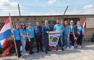 79. OBLJETNICA OSLOBOĐENJA: Veleposlanik Glunčić s hrvatskim izaslanstvom u Mauthausenu u Austriji odao počast žrtvama nacionalsocijalizma 79. OBLJETNICA OSLOBOĐENJA: Veleposlanik Glunčić s hrvatskim izaslanstvom u Mauthausenu u Austriji odao počast žrtvama nacionalsocijalizma