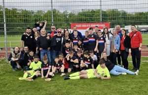 SLAVLJE HRVATA U MÜNCHENU: Igrači i navijači Croatije U13 proslavili 1. mjesto i ulazak u Kreisligu SLAVLJE HRVATA U MÜNCHENU: Igrači i navijači Croatije U13 proslavili 1. mjesto i ulazak u Kreisligu