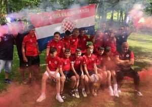 SLAVLJE HRVATA U MÜNCHENU: Igrači i navijači Croatije U13 proslavili 1. mjesto i ulazak u Kreisligu SLAVLJE HRVATA U MÜNCHENU: Igrači i navijači Croatije U13 proslavili 1. mjesto i ulazak u Kreisligu