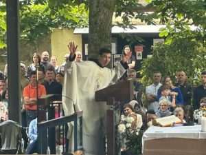 (FOTO) DUHOVSKI PONEDJELJAK U MARIENTHALU: Okupio se velik broj vjernika, jedni su hodočastili pješice, drugi stigli biciklima... (FOTO) DUHOVSKI PONEDJELJAK U MARIENTHALU: Okupio se velik broj vjernika, jedni su hodočastili pješice, drugi stigli biciklima...