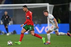 ČEŠKA PALA U PRODUŽETKU: Ronaldo i društvo preokretom uzeli sva tri boda Kapetan Portugala Cristiano Ronaldo u napadu / Foto: Anadolu
