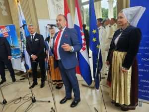 Veleposlanik Glunčić otvara prijem
