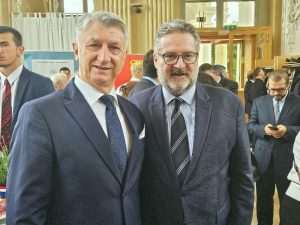 Veleposlanik Mario Horvatić (desno) i župan Longin