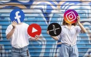 PET MILIJARDI LJUDI KORISTI DRUŠTVENE MREŽE: Facebook prvi po broju korisnika, TikTok na 5. mjestu – pogledajte sveukupni redoslijed Društvene mreže (ILUSTRACIJA) / Foto: Anadolu