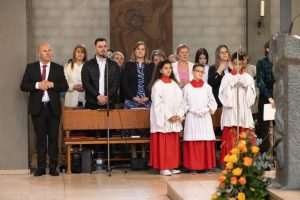 VELIKO SLAVLJE U OFFENBACHU NA MAJNI: Apostolski nuncij, nadbiskup Nikola Eterović podijelio sakrament Svete potvrde 65 krizmanika VELIKO SLAVLJE U OFFENBACHU NA MAJNI: Apostolski nuncij, nadbiskup Nikola Eterović podijelio sakrament Svete potvrde 65 krizmanika
