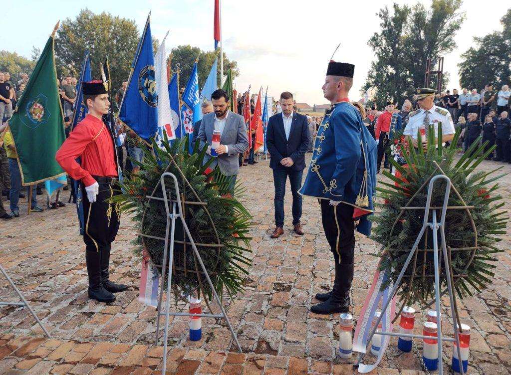 Mimohodom Osijeka obiljezen Dan osjeckih branitelja / Foto: Hina