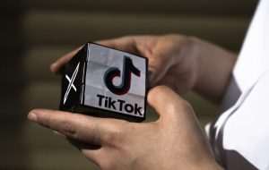 PET MILIJARDI LJUDI KORISTI DRUŠTVENE MREŽE: Facebook prvi po broju korisnika, TikTok na 5. mjestu – pogledajte sveukupni redoslijed Društvena mreža TikTok / Foto: Anadolu