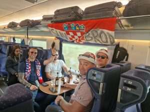 POGLEDAJTE FOTOGALERIJU: Berlin je u subotu na nekoliko sati postao "hrvatski grad", Hrvati su stigli iz cijele Europe POGLEDAJTE FOTOGALERIJU: Berlin je u subotu na nekoliko sati postao "hrvatski grad", Hrvati su stigli iz cijele Europe