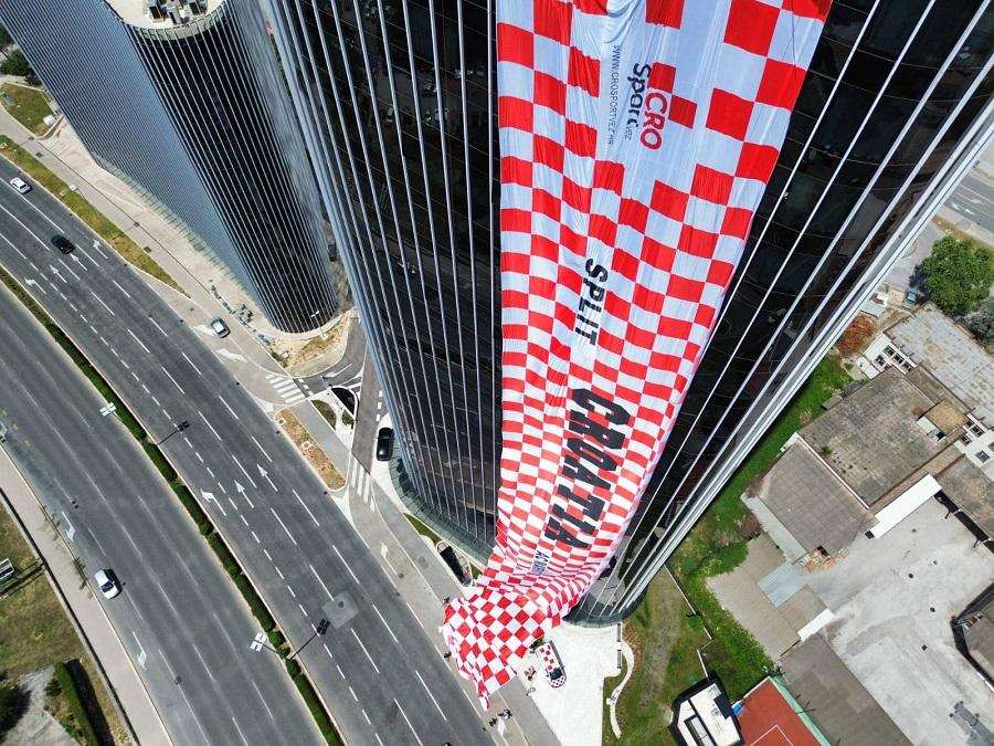Navijačka zastava / Foto: Hina