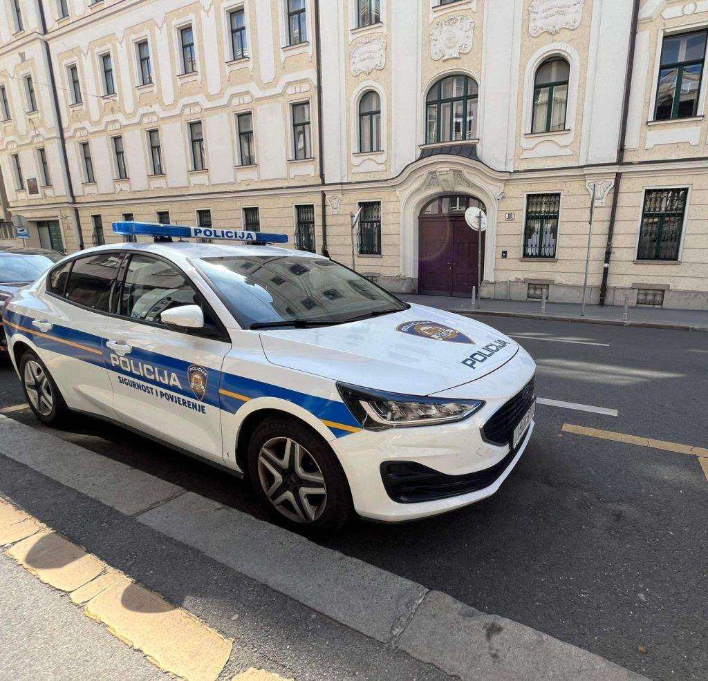 Vozilo hrvatske policije
