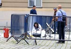 UŽAS U HRVATSKOJ: Muškarac se polio benzinom i samozapalio na Markovom trgu Muškarcu je pružena pomoć