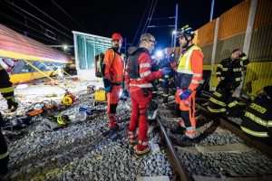 (FOTO) TUŽNE VIJESTI IZ NJEMAČKOG SUSJEDSTVA: U sudaru vlakova poginulo više osoba, deseci ljudi su ozlijeđeni Željeznička nesreća u Češkoj