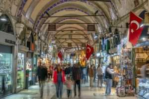 "GRAND BAZAAR": Sa 3.600 trgovina poznati istanbulski bazar Kapali jedno je od najstarijih svjetskih šoping odredišta Veliki bazar ili Kapali čaršija u Istanbulu / Foto: Anadolu