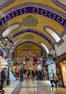 "GRAND BAZAAR": Sa 3.600 trgovina poznati istanbulski bazar Kapali jedno je od najstarijih svjetskih šoping odredišta Veliki bazar ili Kapali čaršija u Istanbulu / Foto: Anadolu