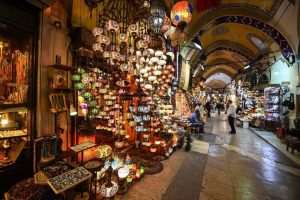 "GRAND BAZAAR": Sa 3.600 trgovina poznati istanbulski bazar Kapali jedno je od najstarijih svjetskih šoping odredišta Veliki bazar ili Kapali čaršija u Istanbulu / Foto: Anadolu