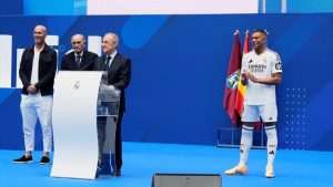  "#WELCOMEMBAPPÉ"!: Kylian Mbappe potpisao petogodišnji ugovor s Real Madridom, dočekalo ga 80.000 navijača
