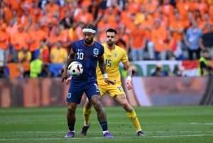 RAZIGRANA NIZOZEMSKA S 3:0 PREGAZILA RUMUNJSKU: Pobjeda Oranja za plasman u četvrtfinale je mogla biti još izraženija Detalj s utakmice Nizozemska - Rumunjska / Foto: Anadolu