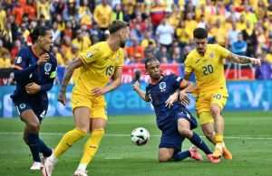 RAZIGRANA NIZOZEMSKA S 3:0 PREGAZILA RUMUNJSKU: Pobjeda Oranja za plasman u četvrtfinale je mogla biti još izraženija Detalj s utakmice Nizozemska - Rumunjska / Foto: Anadolu