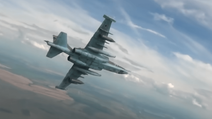 Su-25 je oklopni jurišni zrakoplov dizajniran za izravnu potporu kopnenim trupama iznad bojnog polja / Foto: Preslik UK