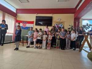 HRVATSKA KATOLIČKA MISIJA: Proslava Dana državnosti RH, podjela učeničkih knjižica i svjedodžbi, promocija školskog časopisa Školarac Proslava u Hrvatskoj katoličkoj misiji u Saarbrückenu/ Foto: Fenix(SIM)