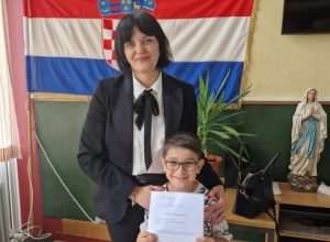 HRVATSKA KATOLIČKA MISIJA: Proslava Dana državnosti RH, podjela učeničkih knjižica i svjedodžbi, promocija školskog časopisa Školarac Proslava u Hrvatskoj katoličkoj misiji u Saarbrückenu