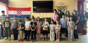 HRVATSKA KATOLIČKA MISIJA: Proslava Dana državnosti RH, podjela učeničkih knjižica i svjedodžbi, promocija školskog časopisa Školarac Proslava u Hrvatskoj katoličkoj misiji u Saarbrückenu