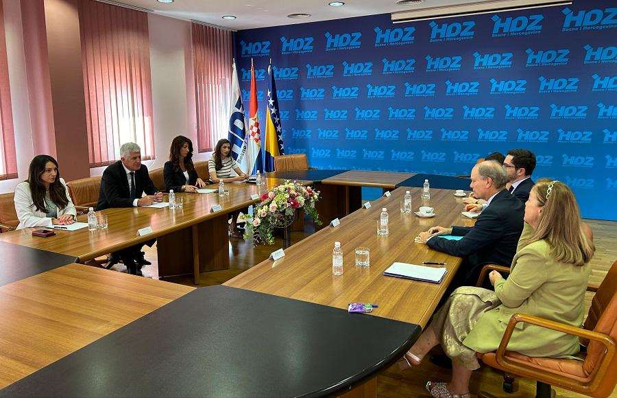 Čovića s posebnim izaslanikom Republike Francuske za Zapadni Balkan Reneom Troccazom / Foto: HDZ