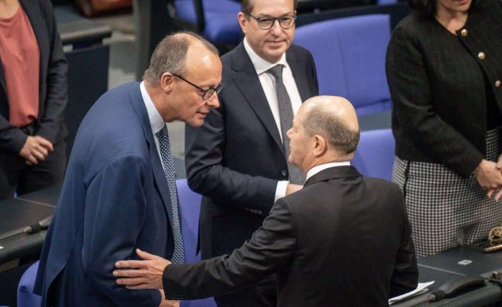 Friedrich Merz i Olaf Scholz u raspravi (ILUSTRACIJA) / Foto: Michael Kappeler/dpa