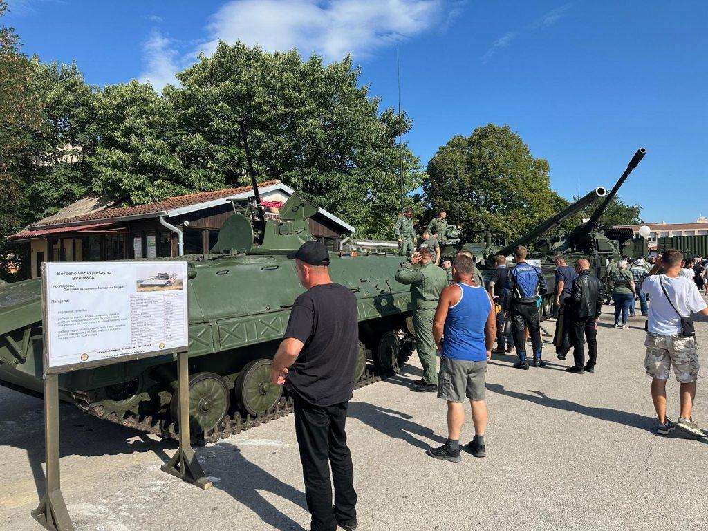 (FOTO) SLAVI SE "OLUJA": Brojni Hrvati iz domovine i iseljeništva danas su u Kninu Proslava VRO Oluje u Kninu / Foto: Fenix (SIM)