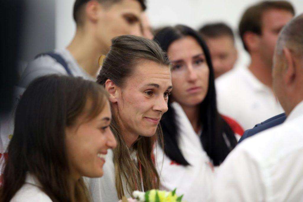 PONOSNI NA NJIH: Hrvatskim olimpijcima, predvođenim "srebrnim" vaterpolistima priređen doček PONOSNI NA NJIH: Hrvatskim olimpijcima, predvođenim "srebrnim" vaterpolistima priređen doček
