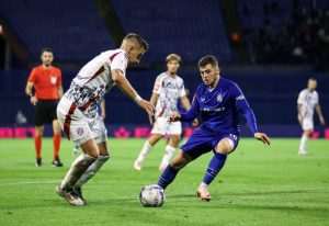 LIVAJA UTIŠAO MAKSIMIR: Turbulentni derbi Dinama i Hajduka odlučio pogodak Marka Livaje Dario Melnjak i Martin Baturina u borbi za loptu / Foto: Hina