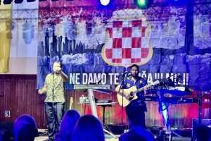 6. LIVANJSKA NOĆ (FOTO i VIDEO): Uz klapu Samoana pripadnici 4. generacije Livnjaka slavili u Heusenstammu kod Frankfurta Klapa Samoana na Livanjskoj noći / Foto: Fenix (M.D.)