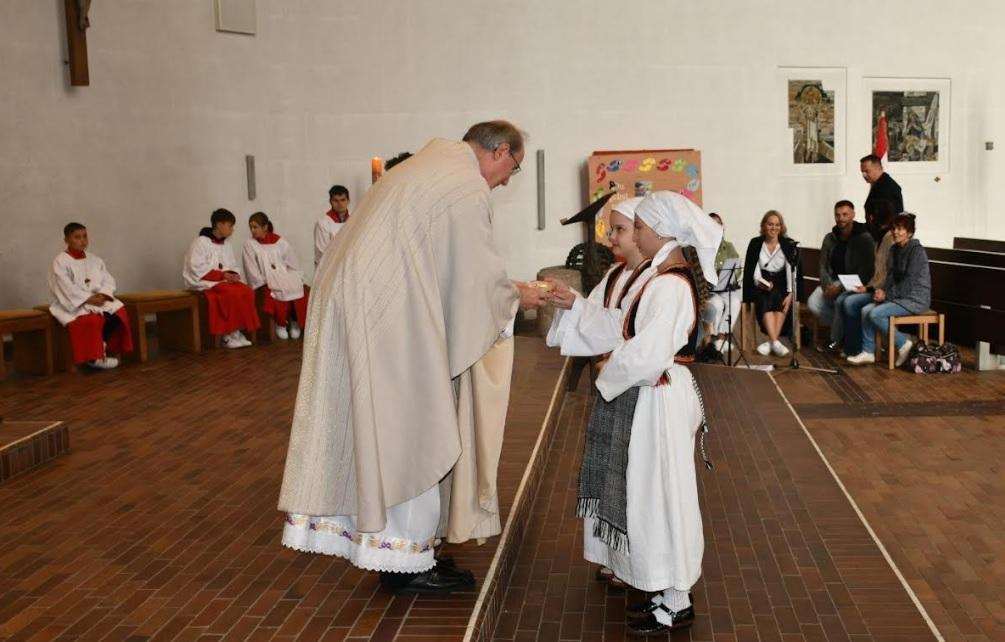 OKUPIO SE VELIKI BROJ VJERNIKA: Proslava Male Gospe u Hrvatskoj katoličkoj zajednici Ravensburg Proslava Male Gospe u Hrvatskoj katolickoj zajednici Ravensburg