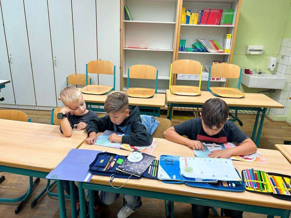 KNJIGA NA DAR HRVATSKOJ DJECI U MAINZU: Mirjana Mrkela, Marin Franić, Frane Herenda i Petra Marušić Hrvatska nastava u Mainzu / Foto: Fenix (MD)