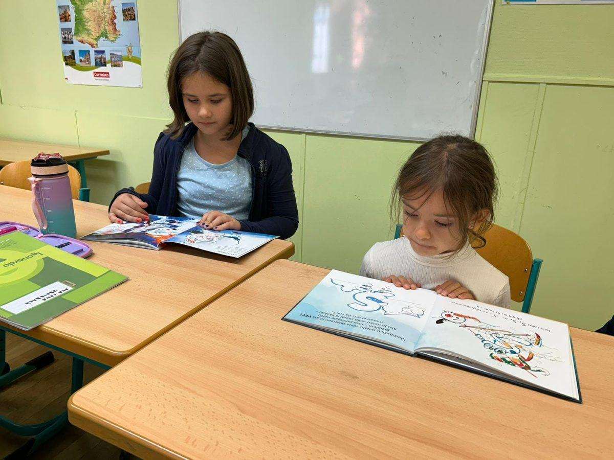KNJIGA NA DAR HRVATSKOJ DJECI U MAINZU: Mirjana Mrkela, Marin Franić, Frane Herenda i Petra Marušić Hrvatska nastava u Mainzu / Foto: Fenix (MD)