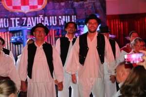6. LIVANJSKA NOĆ (FOTO i VIDEO): Uz klapu Samoana pripadnici 4. generacije Livnjaka slavili u Heusenstammu kod Frankfurta Livanjska noć / Foto: Fenix (MD)