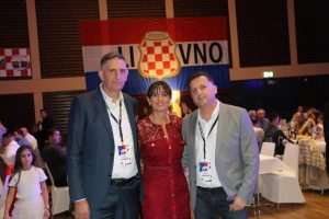 6. LIVANJSKA NOĆ (FOTO i VIDEO): Uz klapu Samoana pripadnici 4. generacije Livnjaka slavili u Heusenstammu kod Frankfurta Livanjska noć / Foto: Fenix (MD)
