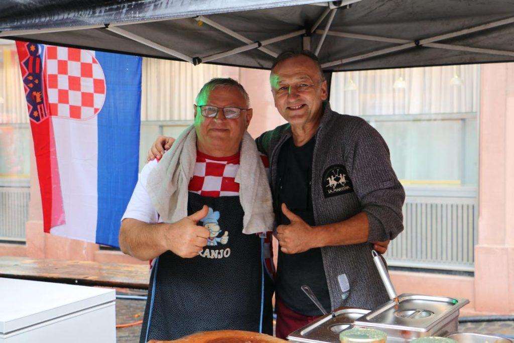 UNATOČ KIŠNOM DANU U MAINZU: Hrvati se predstavili na 49. Međunarodnom festivalu kultura, i ove godine im došao gradonačelnik Foto: Fenix (ID)