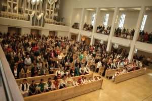 STUTTGART: Svetom misom i procesijom u kojoj su sudjelovali folkloraši i brojni ministranti završena duhovna obnova Završena duhovna obnova u Stuttartu / Foto: Fenix (Željko Cindrić)