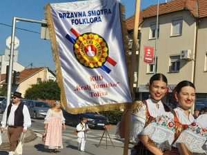 BOGATSTVO TRADICIJE U SRCU VINKOVACA: Predstavile se i hrvatske folklorne skupine iz Njemačke, Austrije, Švicarske... Vinkovačke jesni / Foto: Fenix (MT)