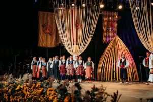 BOGATSTVO TRADICIJE U SRCU VINKOVACA: Predstavile se i hrvatske folklorne skupine iz Njemačke, Austrije, Švicarske... Vinkovačke jesni / Foto: Fenix (MT)