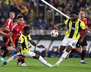 REZULTATI EUROPSKE I KONFERENCIJSKE LIGE: Remi Fenera i ManU-a, Porto bolji od Hoffenheima, Eintracht s 1:0 savladao Rigas, Chelsea u Ateni s 4:1 pregazio Panathinaikos, Celje s 5:1 pobijedilo Istanbul Detalj s utakmice Fenerbahcea i Manchester United / Foto: Anadolu