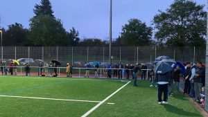 PRIMOPREDAJA U WIESBADENU: SV Hajduk Wiesbaden dobio preuređeno igralište s umjetnom travom Gledatelji na revijalnoj utakmici veterana Hajduka Wi i veterana Kloppenheima Wi / Foto: Fenix (SIM)