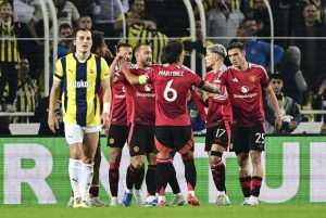REZULTATI EUROPSKE I KONFERENCIJSKE LIGE: Remi Fenera i ManU-a, Porto bolji od Hoffenheima, Eintracht s 1:0 savladao Rigas, Chelsea u Ateni s 4:1 pregazio Panathinaikos, Celje s 5:1 pobijedilo Istanbul Detalj s utakmice Fenerbahcea i Manchester United / Foto: Anadolu