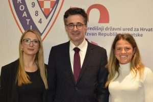 CROATIA HEILBRONN PROSLAVILA 40 GODINA POSTOJANJA: Svečana zabava uz nastup folkloraša iz Heilbronna i Stuttgarta, Eventum Banda i Mate Bulića CROATIA HEILBRONN PROSLAVILA 40 GODINA POSTOJANJA: Svečana zabava uz nastup folkloraša iz Heilbronna i Stuttgarta, Eventum Banda i Mate Bulića