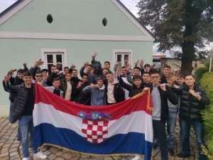 Krizmenici u posjetu Hrvatskoj/ Foto: Fra Slaven Čeko