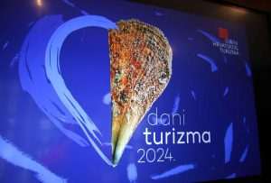 DANI HRVATSKOG TURIZMA U OPATIJI: Poreč šampion, premijer Plenković i predstavnici turističkog sektora pozvali na umjerenost cijena i priuštivosti Jadrana za domaće turiste Dani hrvatskog turizma 2024. / Foto: Hina