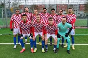 SUDAC KUMOVAO PORAZU: Croatia Frankfurt nezasluženo pretrpjela novi poraz, pobjede upisale druga i veteranska momčad Prva momčad Croatije Frankfurt / Foto: Fenix (D.K.)