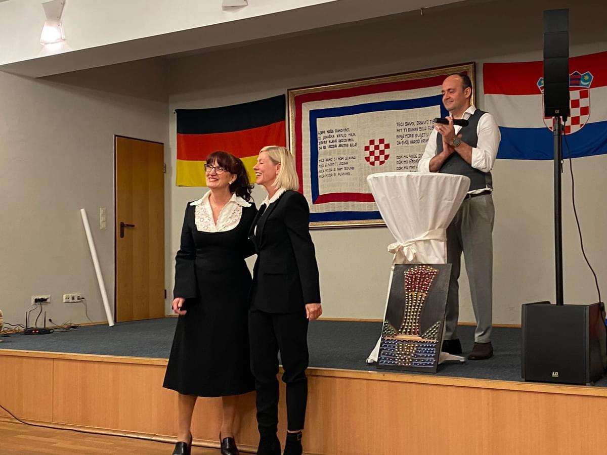 PROSLAVA MATICE HRVATSKE ZA RUHRSKO PODRUČJE: Okupio se velik broj Hrvata, bio je to spoj kulture, tradicije i zabave Folkloraši na proslavi Matice hrvatske za Ruhrsko područje / Foto: Fenix (MN)