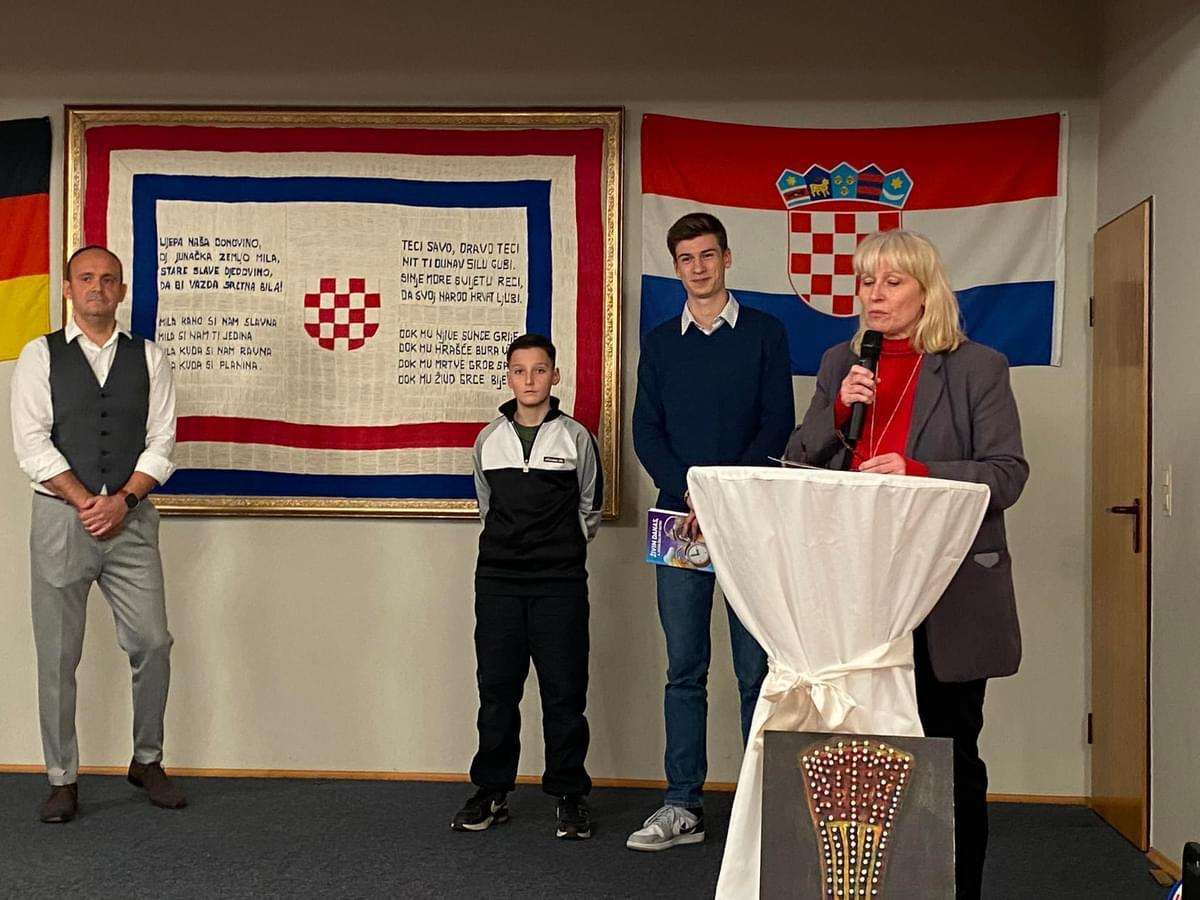 PROSLAVA MATICE HRVATSKE ZA RUHRSKO PODRUČJE: Okupio se velik broj Hrvata, bio je to spoj kulture, tradicije i zabave Folkloraši na proslavi Matice hrvatske za Ruhrsko područje / Foto: Fenix (MN)